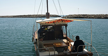 side boat tour