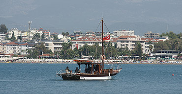 side boat tour